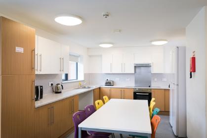 A shared kitchen in Langwith College. Example room layout. Actual layout and furnishings may vary. 